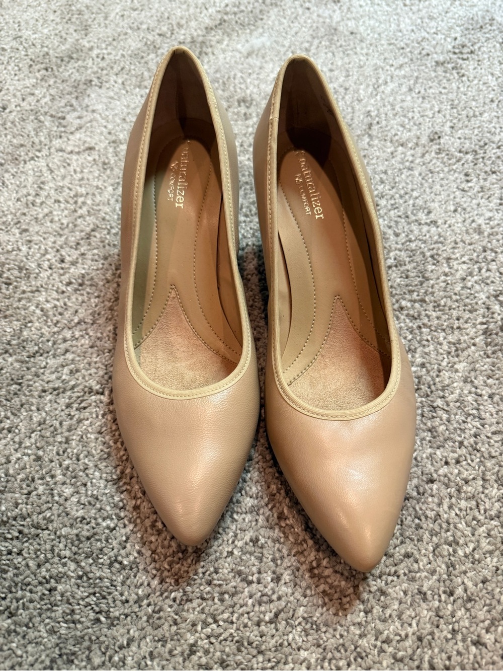 Naturalizer Beige Pointed-Toe Leather Flats